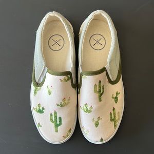 Never worn!! Brand new!